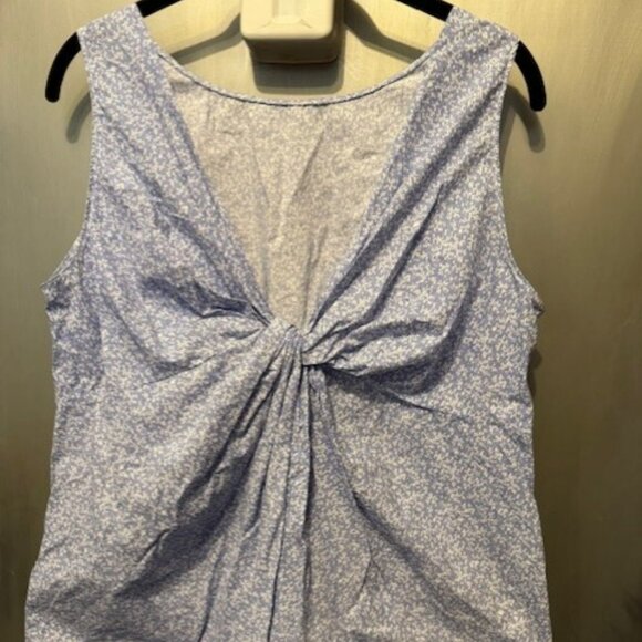 Retro Printed twist-back dress, blue and white digital graphic print Shift Dress - Picture 9 of 16